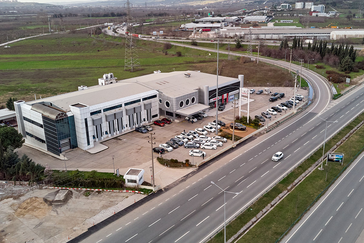 Toyota Akkoyunlu Showroom Binası